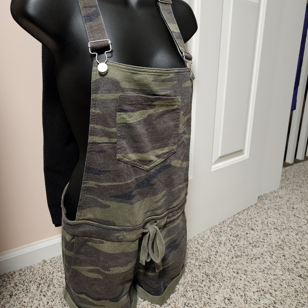 Stylish Camouflage Overalls with Front Pocket - Picture 6 of 13